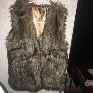 ❄️1 HOUR SALE❄️ brown fur vest!